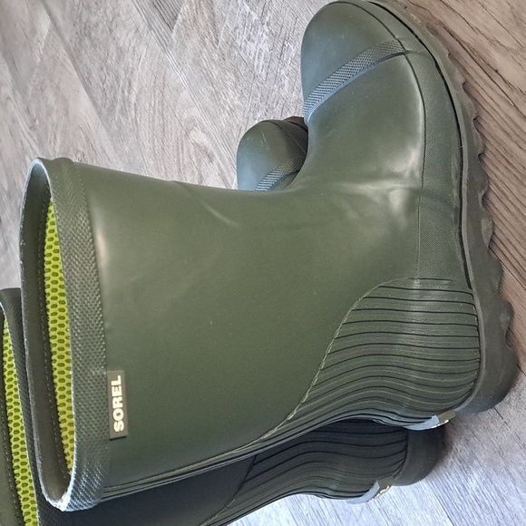 Women's Sorel Green Rain Boot size 9.5 - Picture 3 of 7